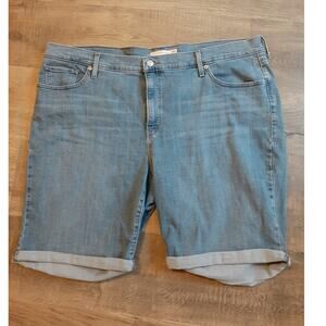 Levi's Ladies Classic Bermuda Jean Denim Shorts size 24W NWOT Light Wash